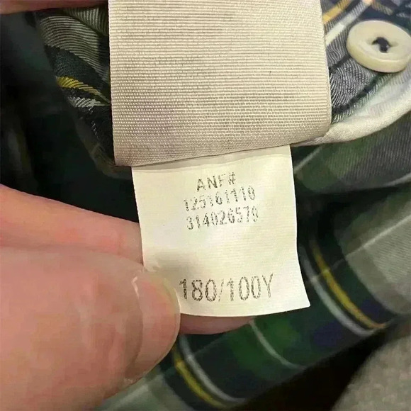 Abercrombie & Fitch Men's Plaid Muscle Fit Button-Up Shirt Size M - Picture 7 of 8